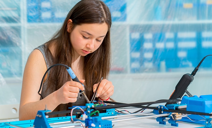 Stem Micro Closing the Gender Gap Within STEM | Microchip Technology