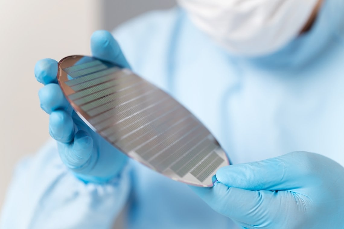 Expert With Modern Semiconductor Coating Technology
